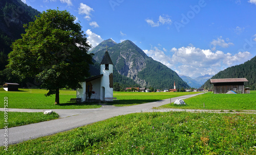 Naturpark Lechtal; Tirol; Österreich; Kapelle bei Stockach photo