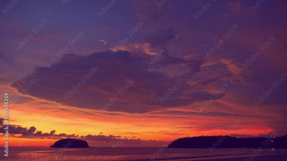 .beautiful golden sunset above the ocean..large yellow cloud moving in nature cloudscape sky of sunset over the sea..Scene of Colorful romantic sky sunset with gold color of the sky. .beautiful golden sunset above the ocean..large yellow cloud moving in nature cloudscape sky of sunset over the sea..Scene of Colorful romantic sky sunset with gold color of the sky.