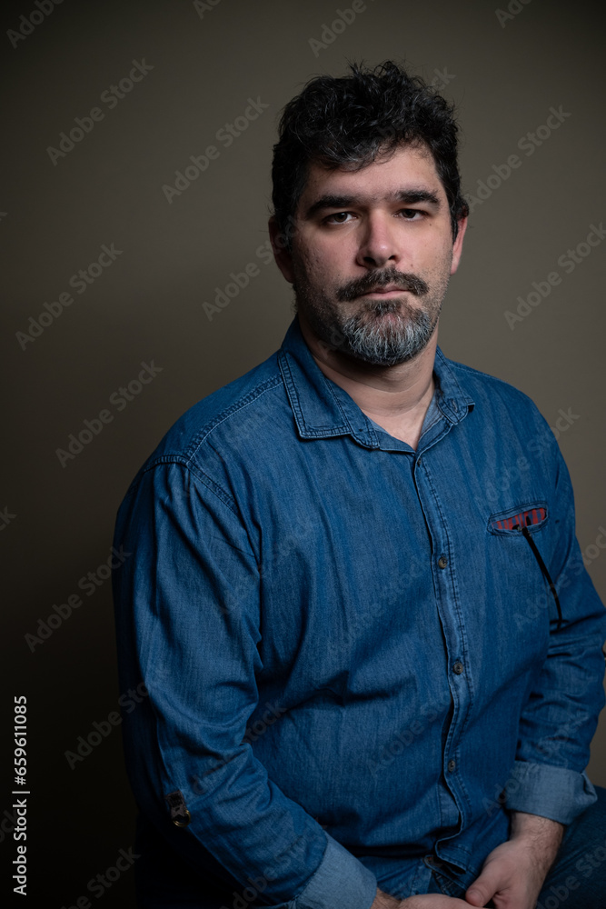 retrato gordinho camisa azul retrato gordinho camisa azul