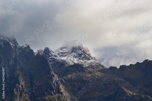 Erster Schnee auf dem Berg © Isabel