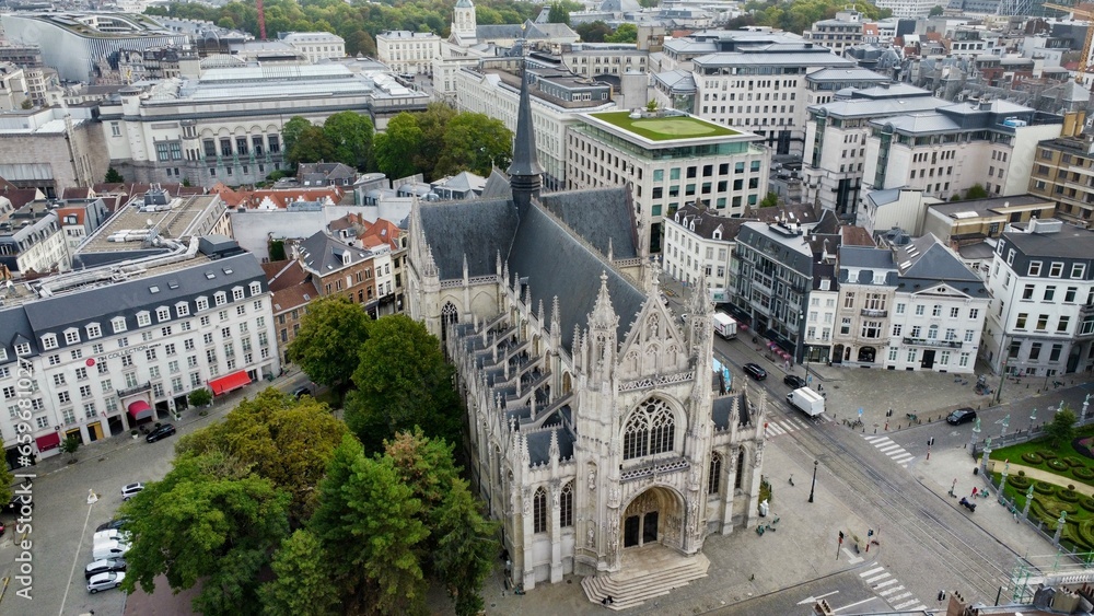 drone photo Église Notre-Dame des Victoires au Sablon, Onze-Lieve-Vrouw-ter-Zavelkerk bruxelles belgique europe