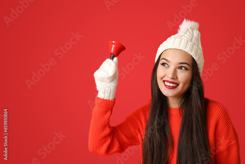 Beautiful young Asian woman...