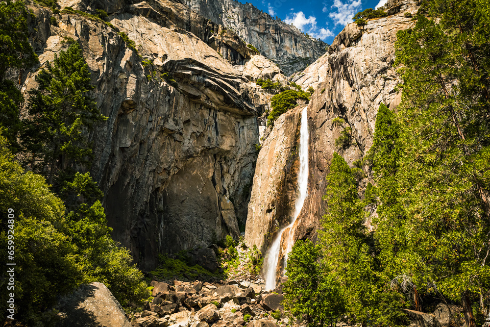 Yosemite Falls waterfall on a sunny day.