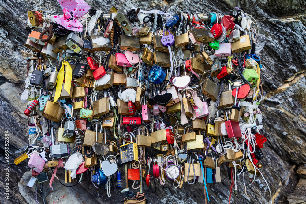 Fototapeta premium Love padlocks