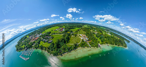 Panoramablick über den westlichen Starnberger See rund um Bernried photo