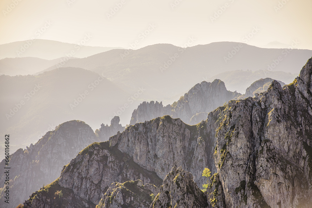 Obraz premium Mountain ridges to infinity