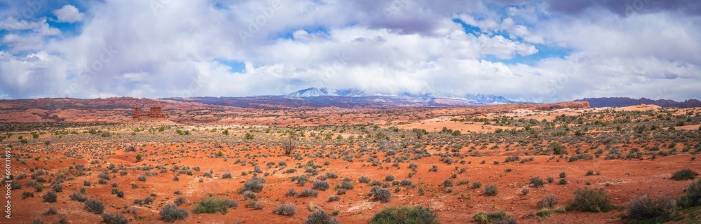 la sal mountains viewpoint in arches national park, utah, usa