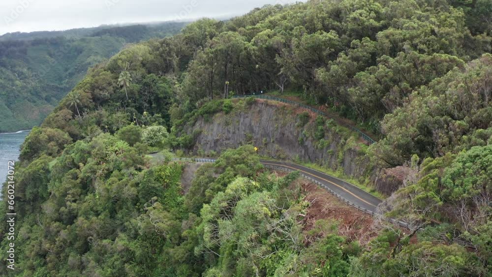 Vidéo Stock Descending closeup aerial of the windy coastal highway