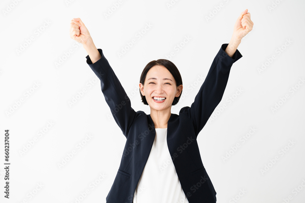 ビジネススーツを着ている若い女性 ビジネスイメージ ビジネススーツを着ている若い女性 ビジネスイメージ