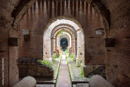 Tableau sur toile Amphitheatre of Capua in Santa Maria Capua Vetere - Italy