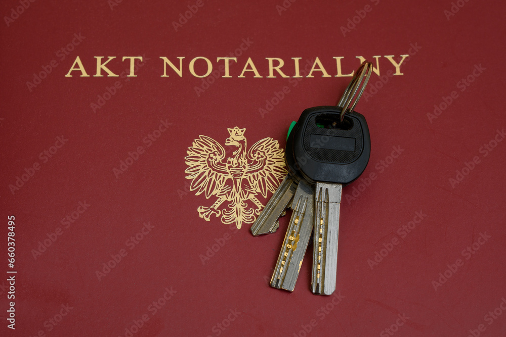 Kupno mieszkania, klucze leżą na umowie akcie notarialnym - obrazy, fototapety, plakaty 