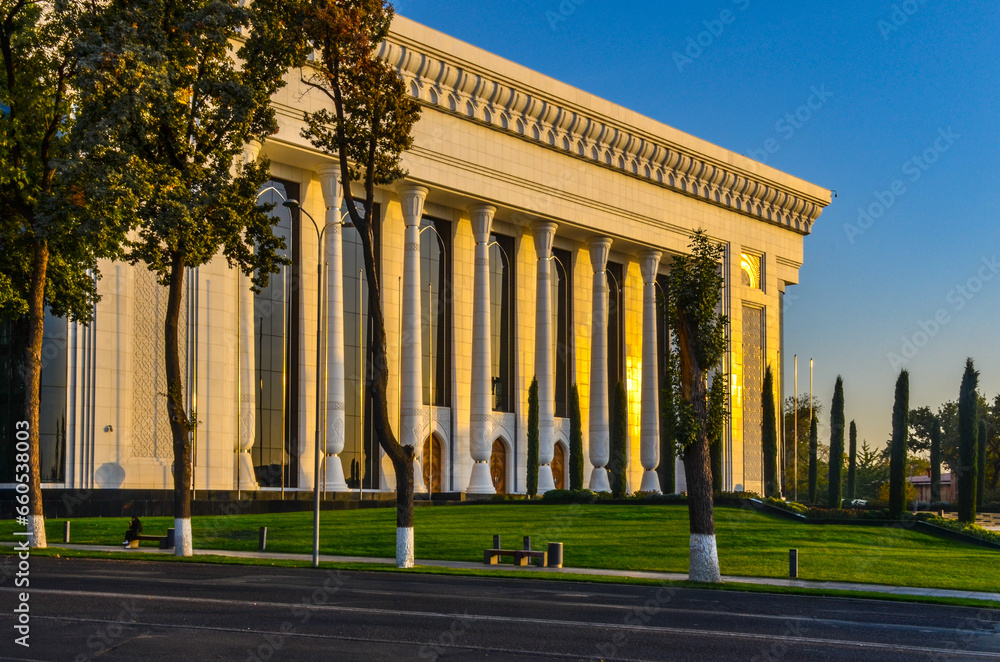 Obraz premium Palace of international Forums on Amir Temur Square in Tashkent, Uzbekistan