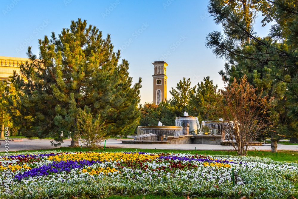 Tashkent chimes tower and fountain on Amir Temur Square (Tashkent ...
