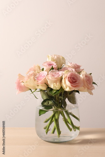 bouquet of roses © Sunlight