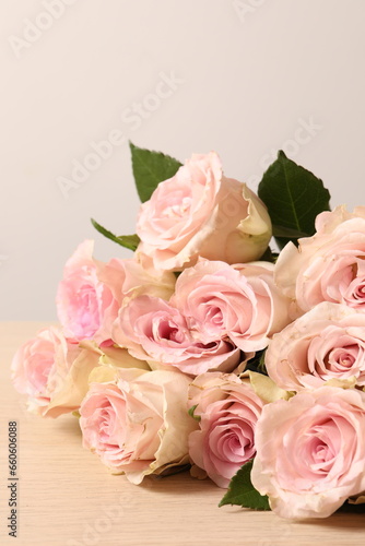 pink roses bouquet © Sunlight