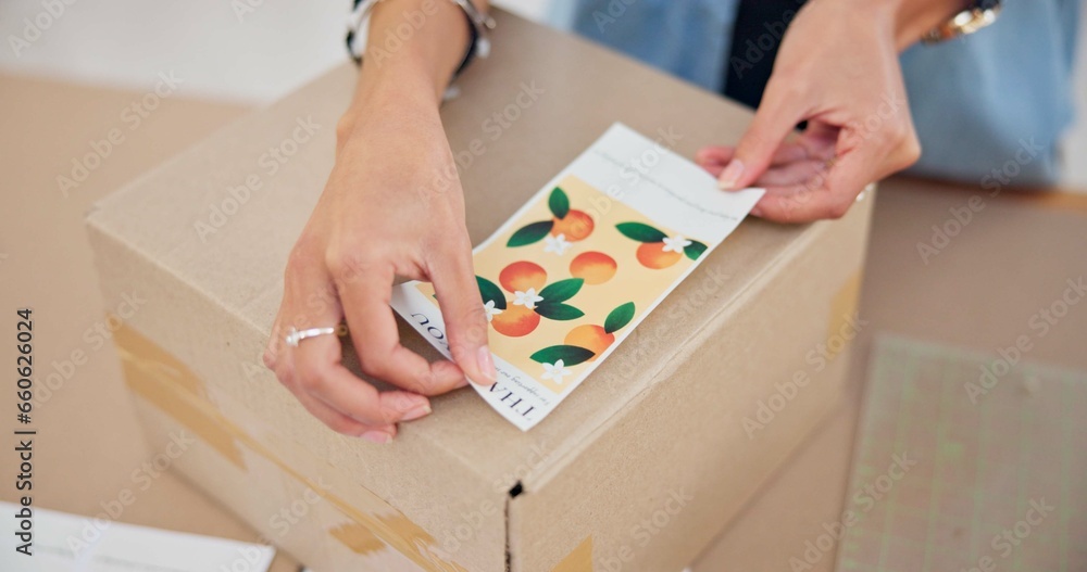 Φωτογραφία Online order, label sticker and woman hand with small business in fashion with delivery and cardboard box