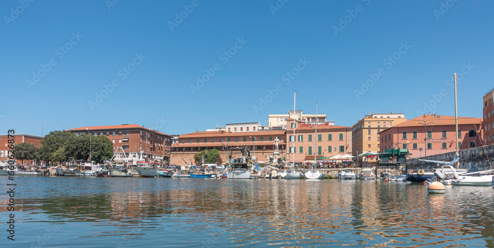 Vue du port de plaisance de Livourne, Italie.	