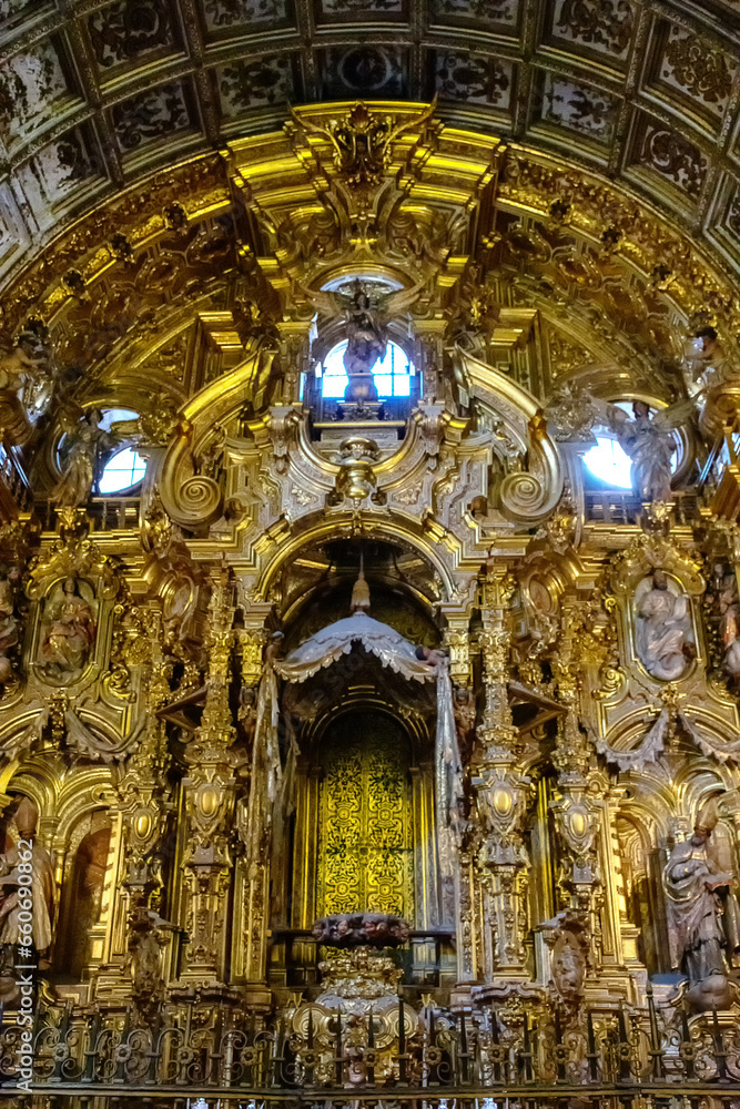 Capilla y Virgen de la Antigua, Catedral de Granada, España - obrazy, fototapety, plakaty 