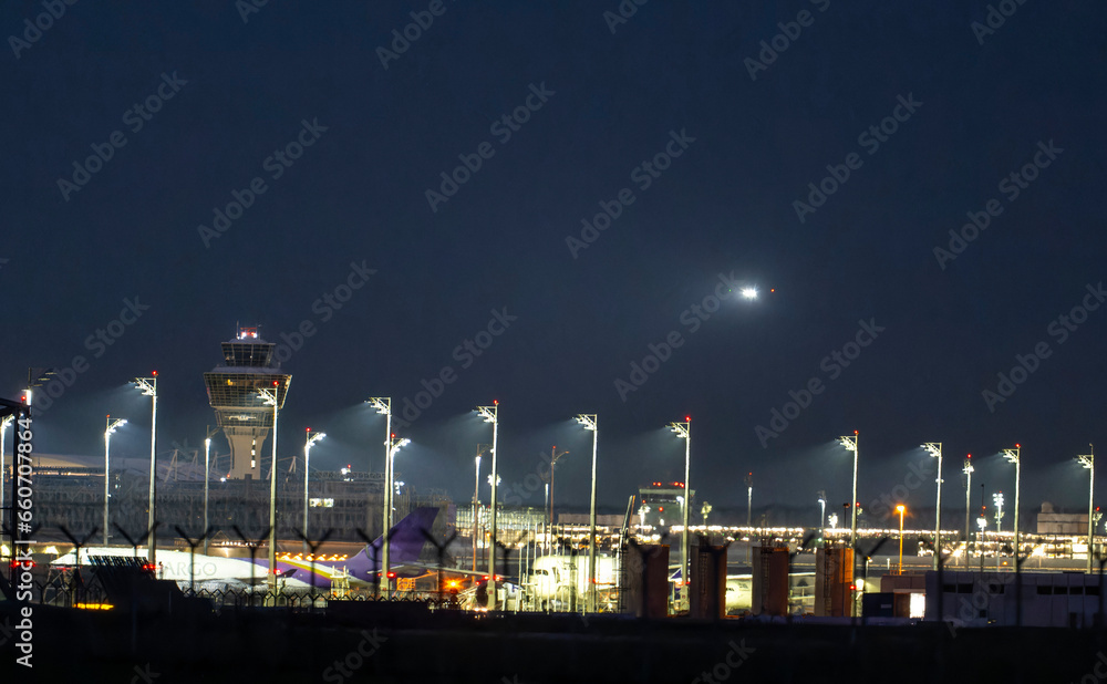 Fototapeta premium Airport München bei Nacht