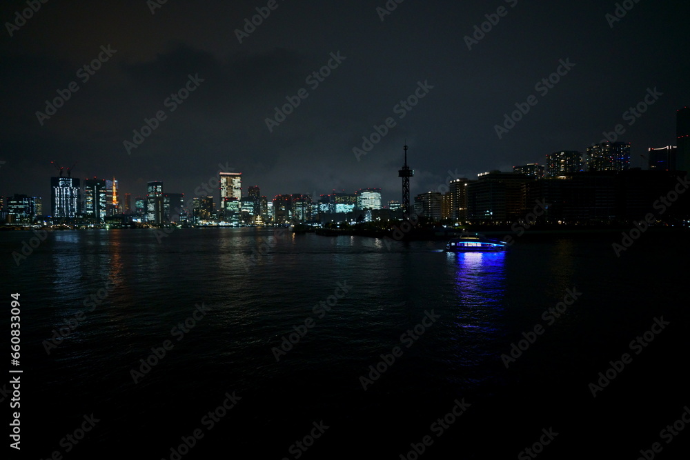 東京湾の洋上からみた夜景