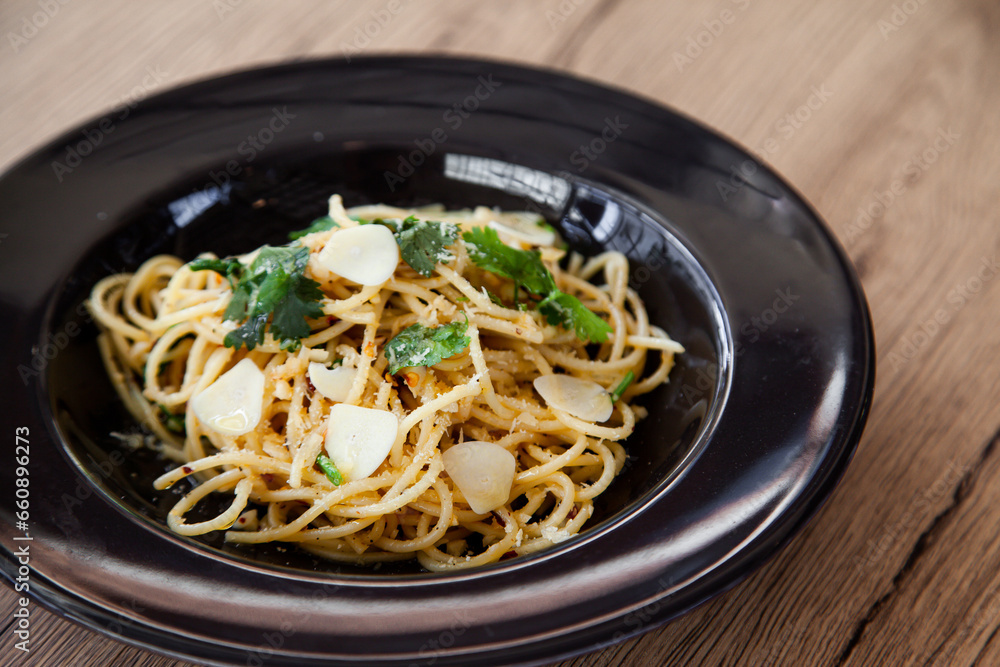 Spaghetti aglio e olio Spaghetti aglio e olio