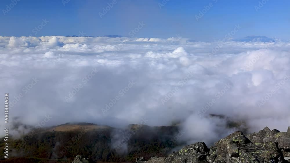 蓼科山から望む雲海と右から左へのパン映像 蓼科山から望む雲海と右から左へのパン映像