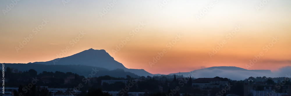 Obraz premium the Sainte Victoire mountain in the light of an autumn morning