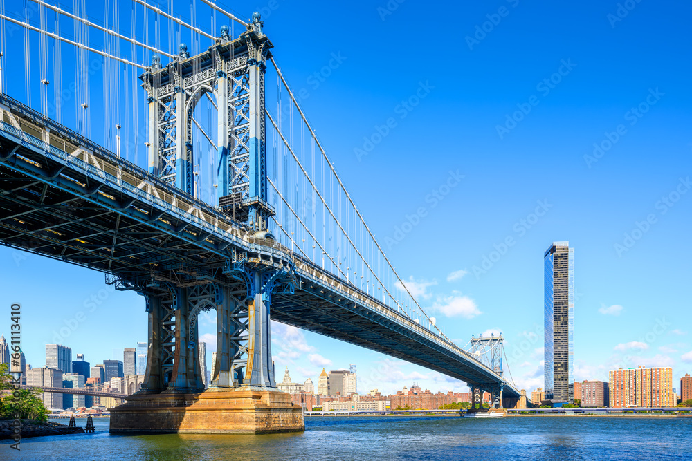 Fototapeta premium the famous manhattan bridge of new york