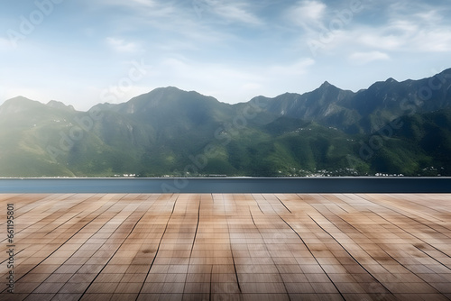 Hintergrund mit Berge, See und hölzerne Oberfläche für Produktplatzierungen