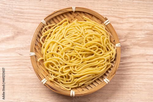 Papier peint 生中華めん（太麺）