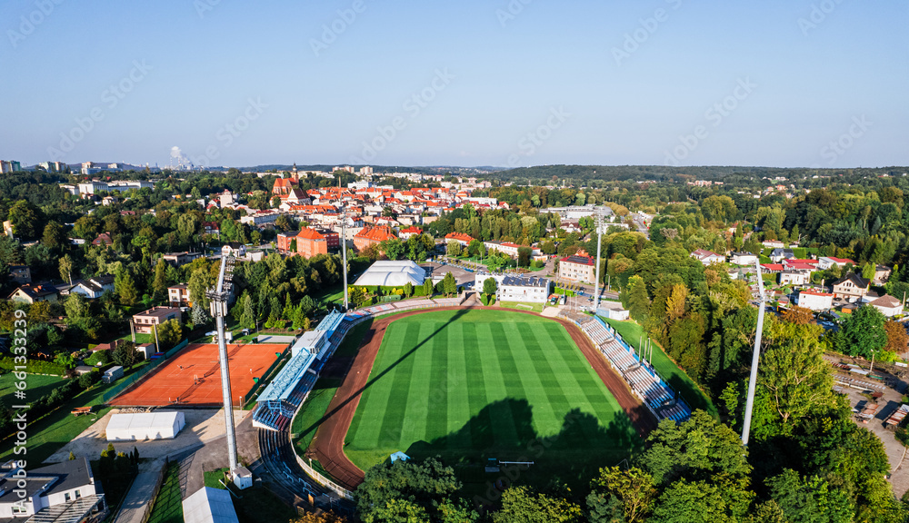 Miasto Wodzisław Śląski na Śląsku w Polsce, panorama jesienią z lotu ptaka w bezchmurny dzień