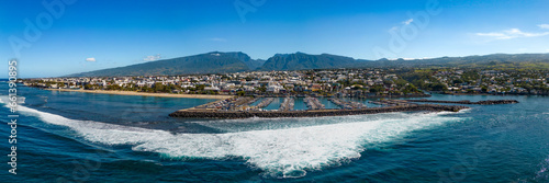Panorama de de la jetée de la Ville de St Pierre