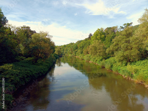 Fototapeta Naklejka Na Ścianę i Meble -  Der Fluss Sauer bei Echternach, der die Grenze zwischen Luxemburg und Deutschland bildet.