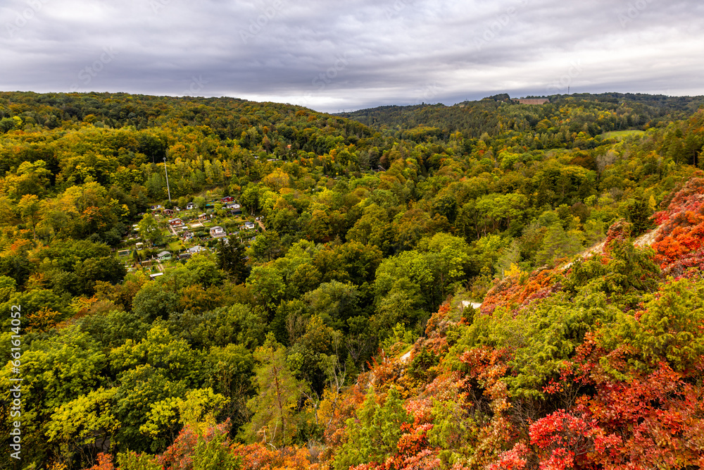 Schöne farbenfrohe Herbstwanderung über die Saale-Horizontale bei Jena - Thüringen - Deutschland
