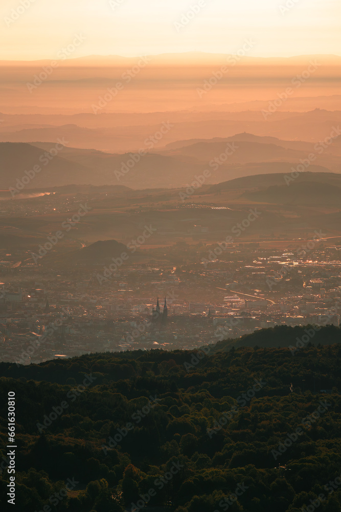 Paysage Volcans Auvergne et Clermont-Ferrand