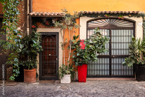 Italian architecture in Rome © Caitlin