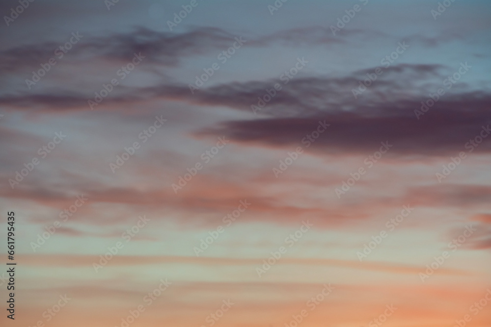 Obraz premium Colorful sunset in the evening sky.