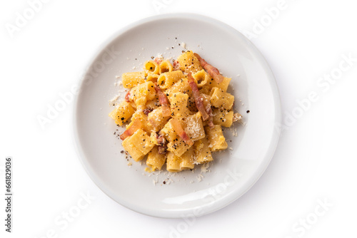 Deliziosa pasta alla carbonara, tradizionale ricetta romana di pasta condita con uovo, guanciale, pecorino e pepe nero, cucina italiana, cibo europeo  photo