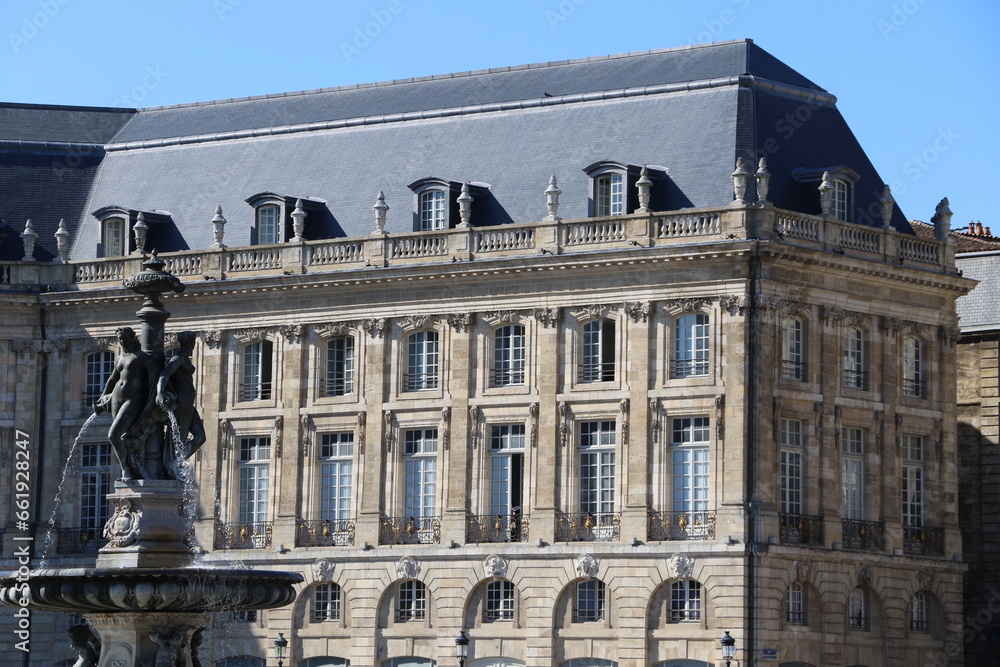 Obraz premium La Place de la Bourse à Bordeaux