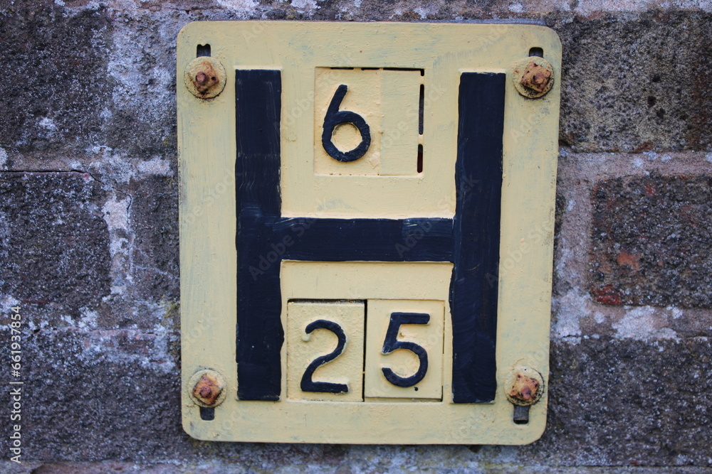 Fire hydrant sign to indicate to the fire brigade where the nearest