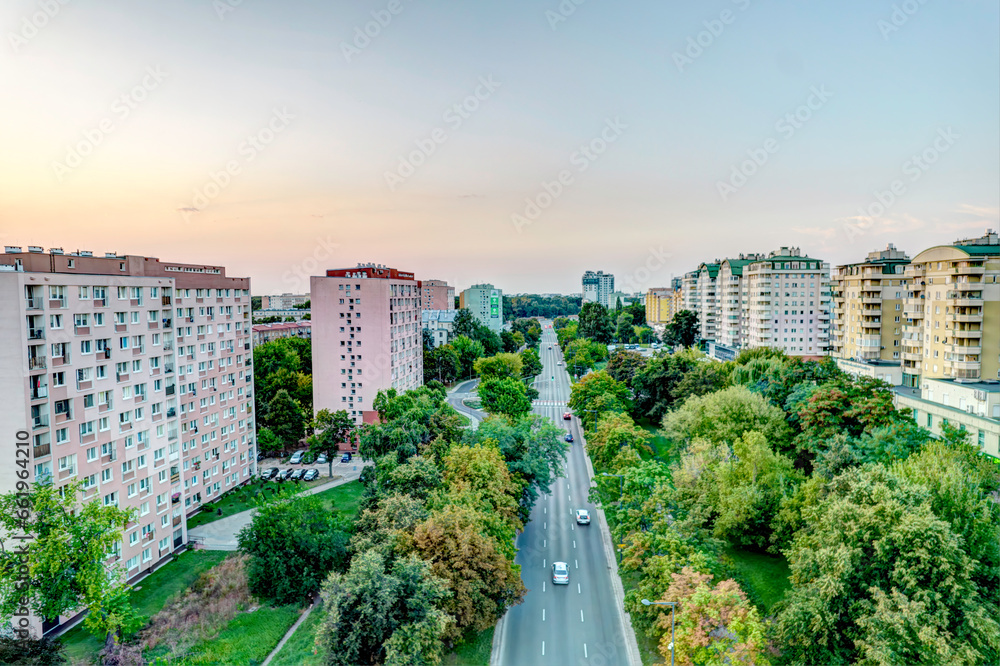 Warszawa, panorama miasta, widok z drona. Zachodzące słońce. - obrazy, fototapety, plakaty 