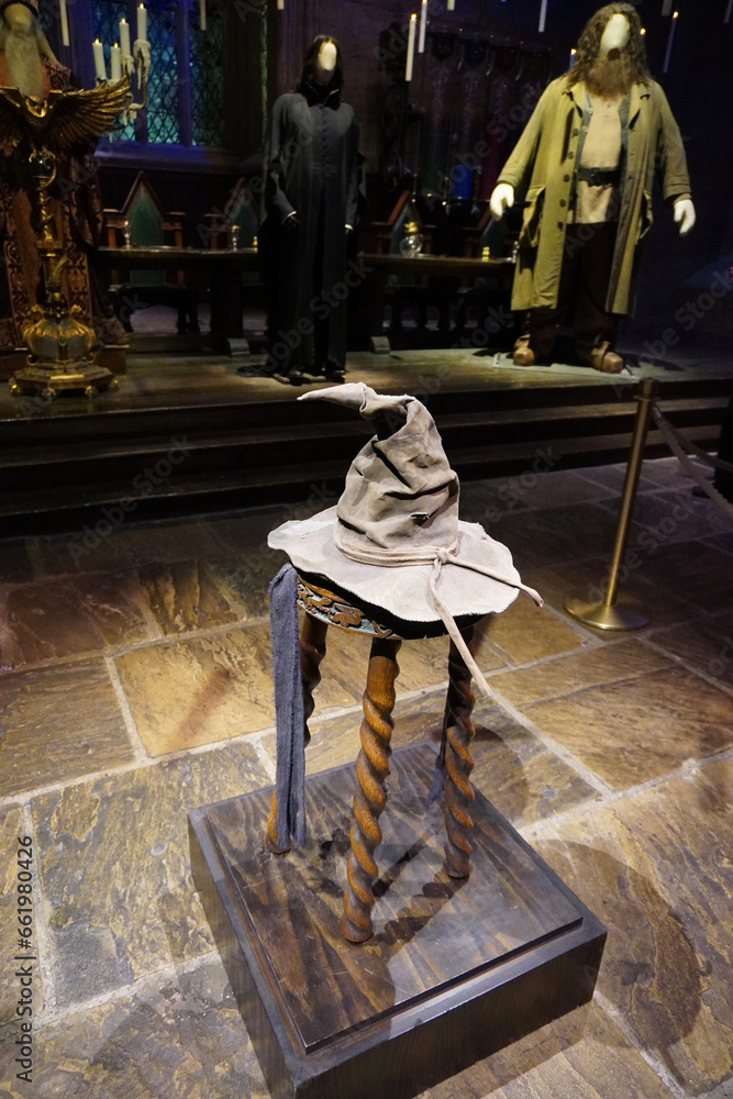 Fototapeta premium Leavesden, UK - 19. Juli 2023 - The Sorting Hat to the Making of Harry Potter tour at Warner Bros