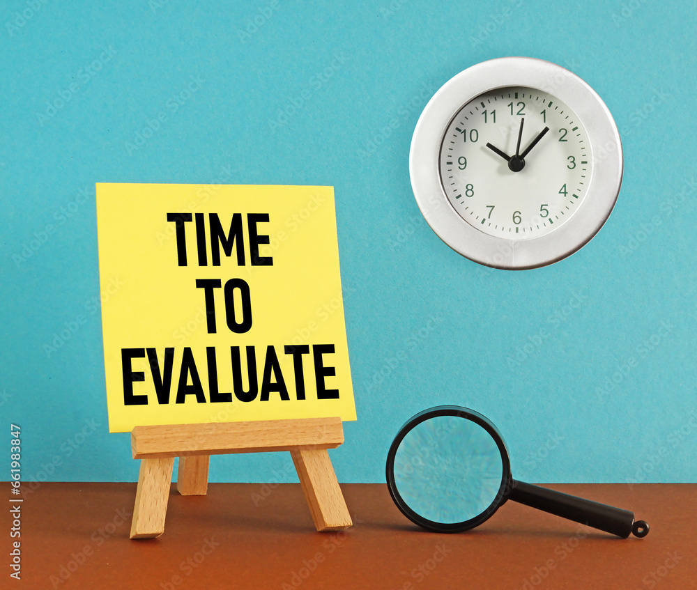 Time To Evaluate Is Shown Using The Text And Photo Of The Clock Stock 2-7-led-7-color-changing-digital-clock-display-table-alarm-clock