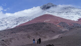 Volcán Cotopaxi, situado en el Ecuador, es uno de los volcanes mas activos  del Ecuador. Además,  es muy visitado por turistas nacionales y extranjeros.