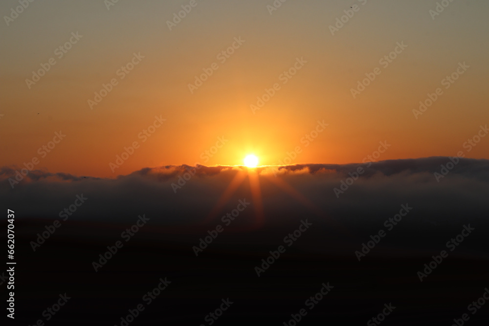 Fototapeta premium Por do Sol nas Nuvens - Background