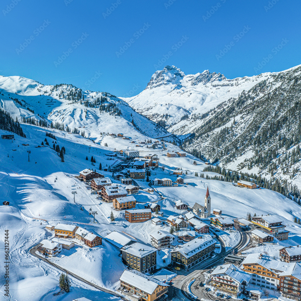 Herrliche Wintersportbedingungen in der Arlberg-Region in Warth