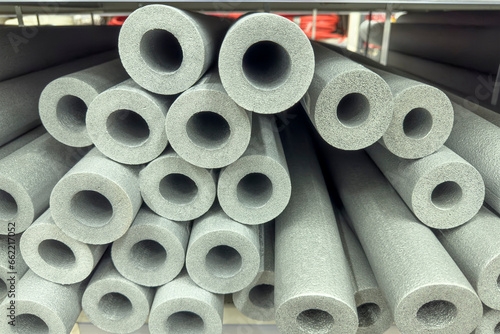 Fotografia Pipe insulation: choosing from expanded polystyrene to enhance the thermal insulation of hot water pipes