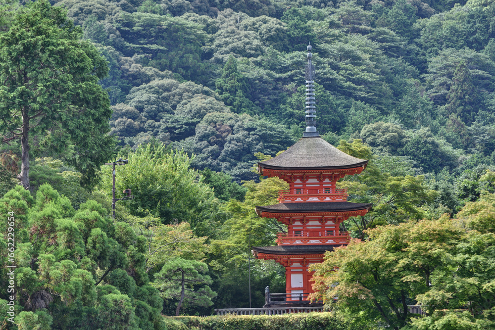 清水寺の子安の塔 清水寺の子安の塔