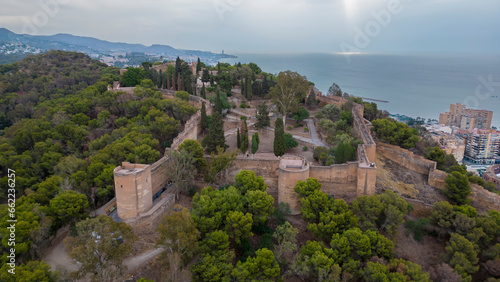 vista del bonito castillo de Gibralfaro de época islámica de la ciudad de Málaga, Andalucía © Antonio ciero