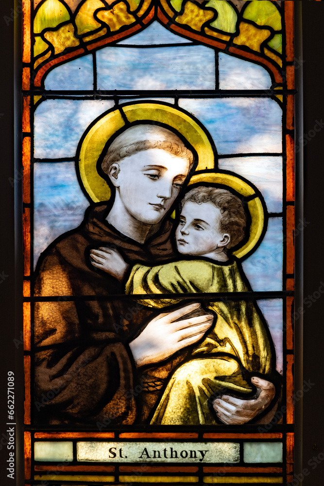 stained glass window featingurin St Anthony